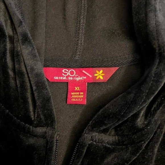 Vintage‎ Velvet Zip Up Jacket Y2K Black Size XL (fits more like medium) - Picture 3 of 3